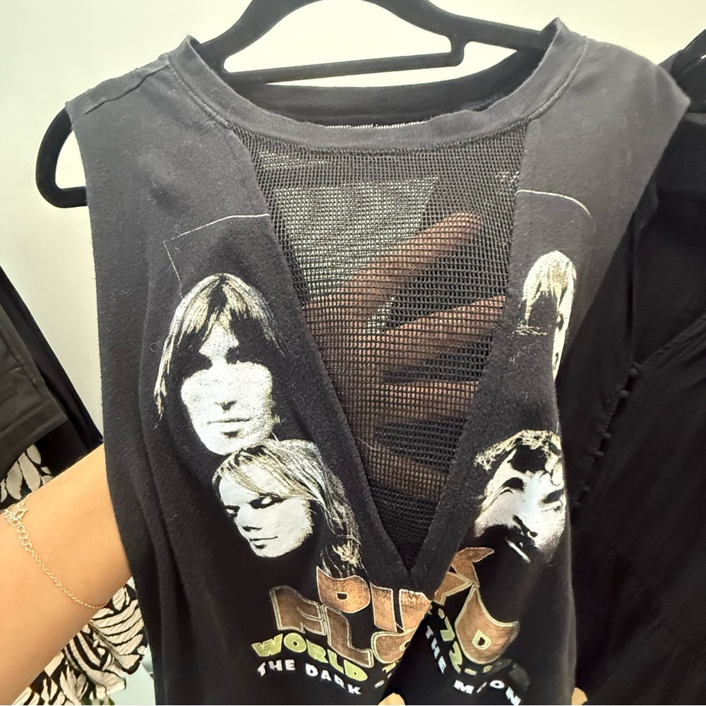 Forever 21 Black Graphic Muscle Tee
